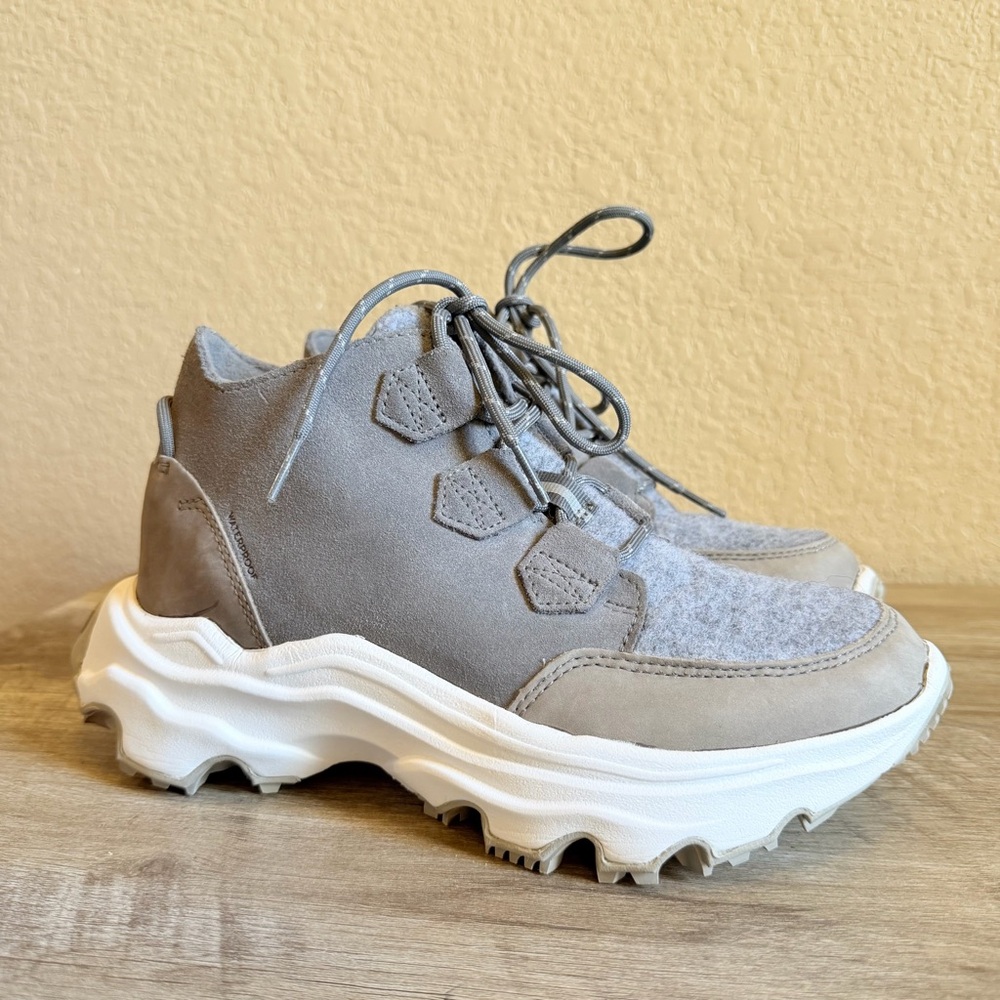 Sorel Kinetic Caribou waterproof sneaker-boots suede upper - Picture 2 of 12